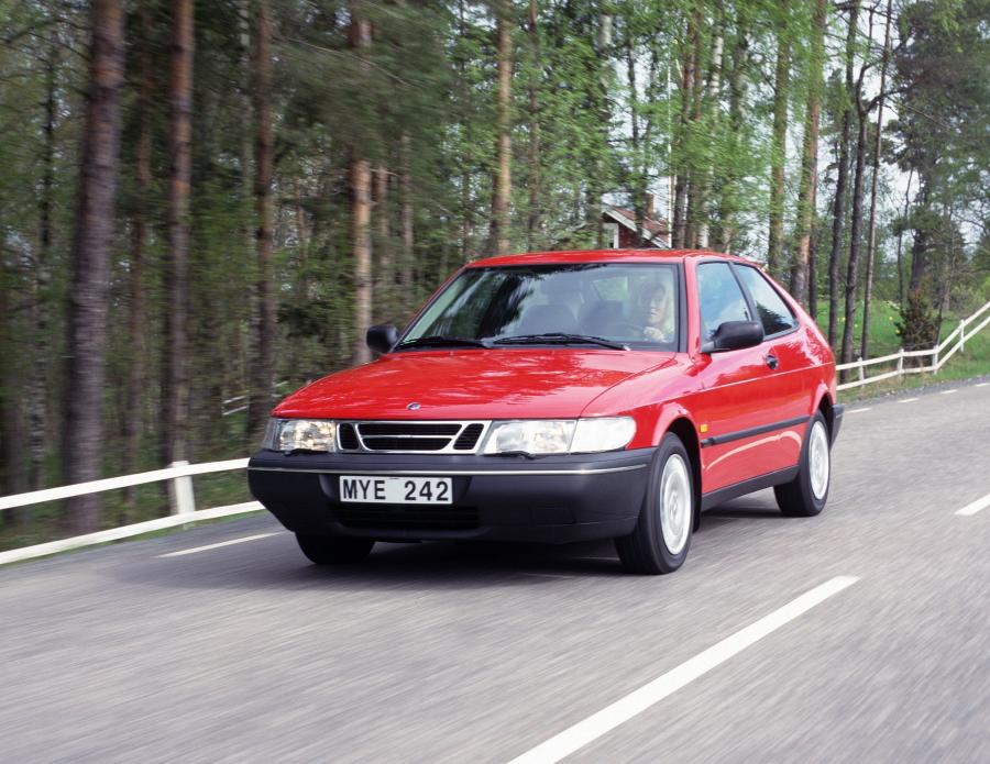  Saab 900 Coupe 1993 года  (фото 9 из 27)